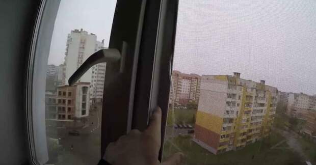 Как установить на окно москитную сетку без рамки своими руками