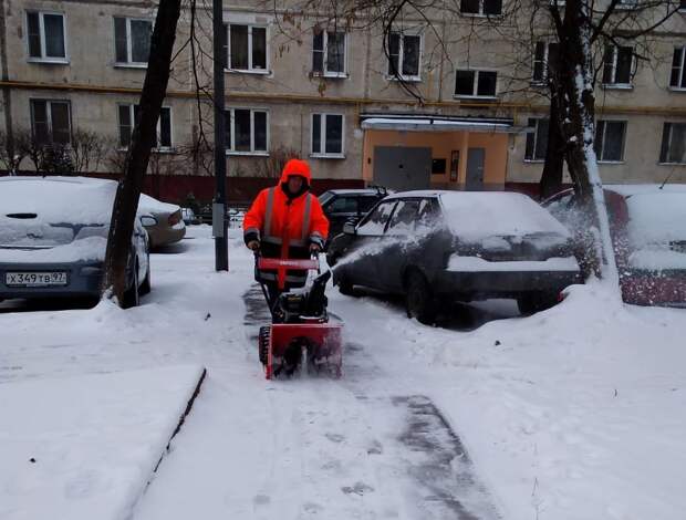 Более 200 человек задействовано в зимней уборке в Алтуфьеве Фото: ГБУ «Жилищник Алтуфьевского района»