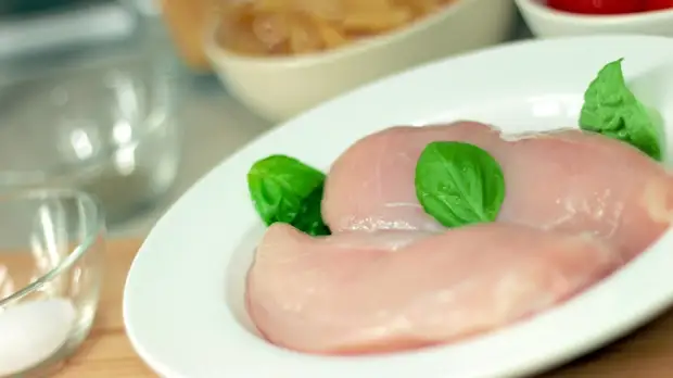 Диетолог рассказала о полезных видах мяса птицы