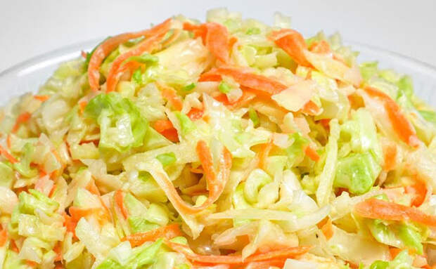Сочный, хрустящий салат из свежей капусты: главный салат, который не надоедает все лето
