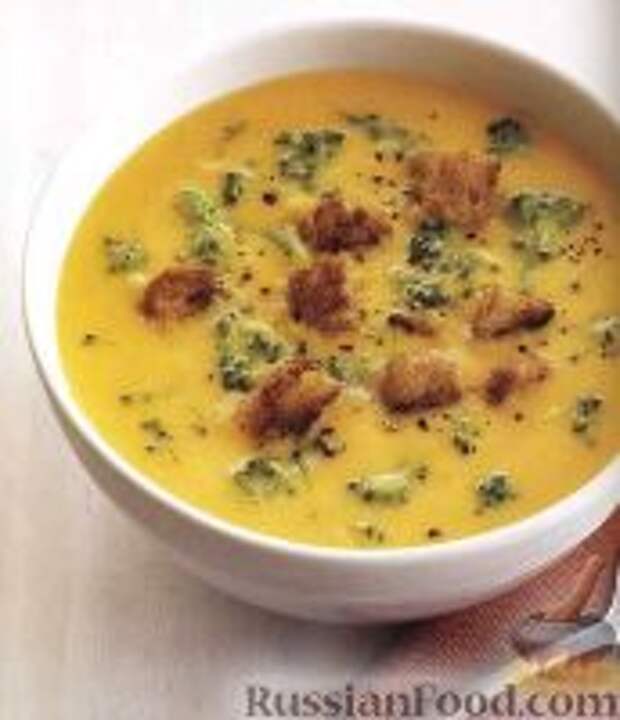 Фото к рецепту: Картофельный суп-пюре с сыром и брокколи