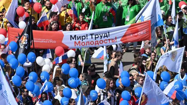 Свыше пяти тысяч человек участвовали в первомайском шествии на выставке «Россия»