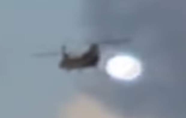 НЛО похищает военный вертолёт Chinook