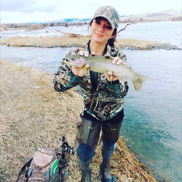 Красивые девушки на рыбалке