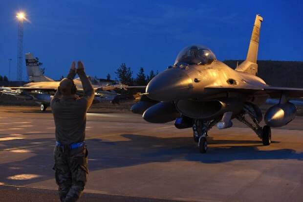 Парламент Болгарии преодолел вето президента страны на закупку у США F-16