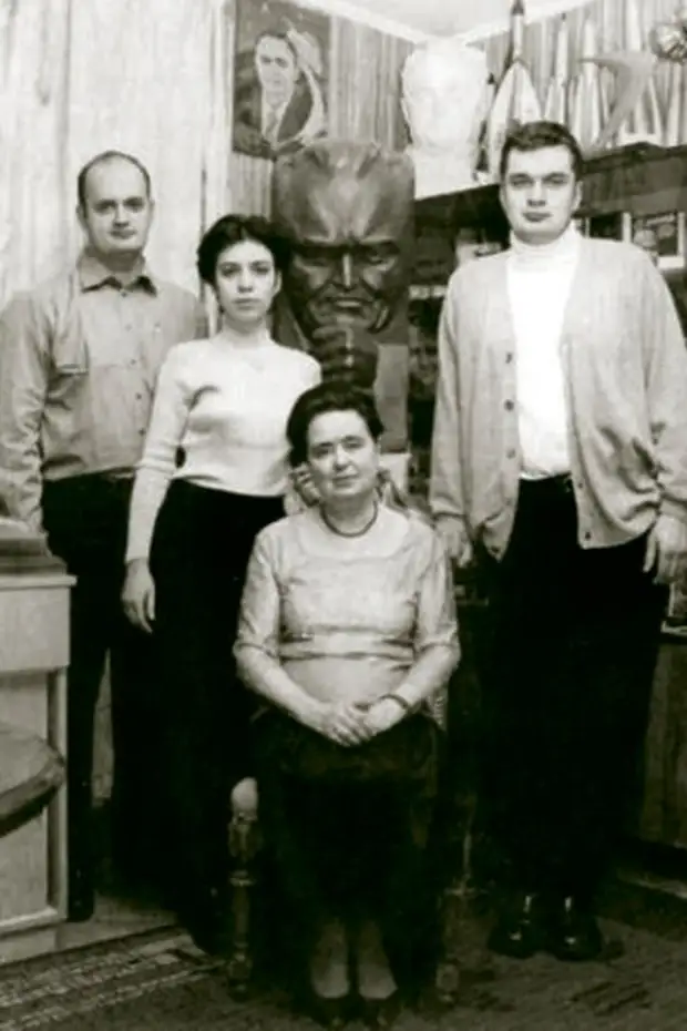 Наталия Сергеевна Королева с детьми.
