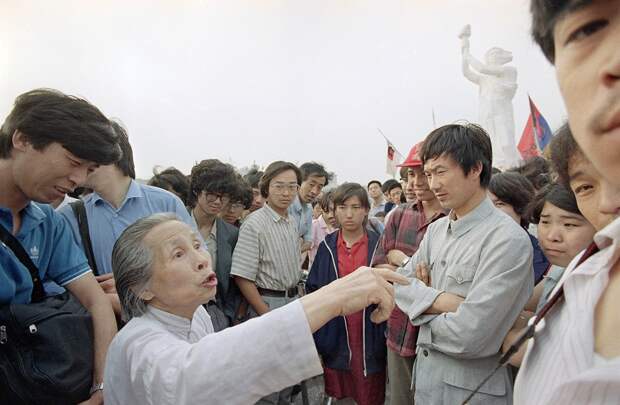 Расстрел демонстрантов на площади Тяньаньмэнь 25 лет назад Tiananmen Square 15 Расстрел демонстрантов на площади Тяньаньмэнь 25 лет назад