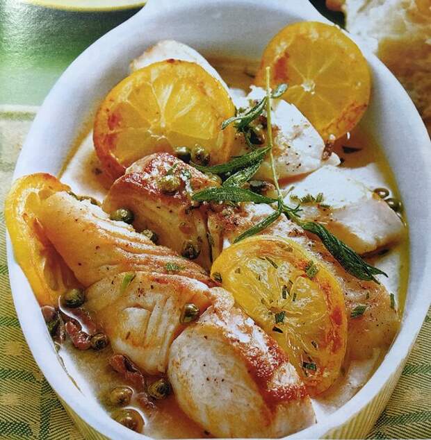 Рыбное филе в пикантном соусе... Нежный деликатес с каперсами и вином.