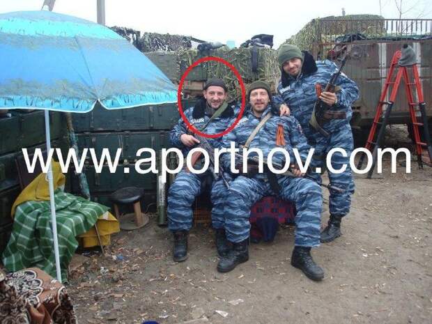 В Киеве разоблачили украинских нацистов, воевавших в форме ополчения ЛДНР в Донбассе