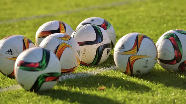 СМИ назвали имя российского футболиста, сдавшего положительный допинг-тест на мельдоний