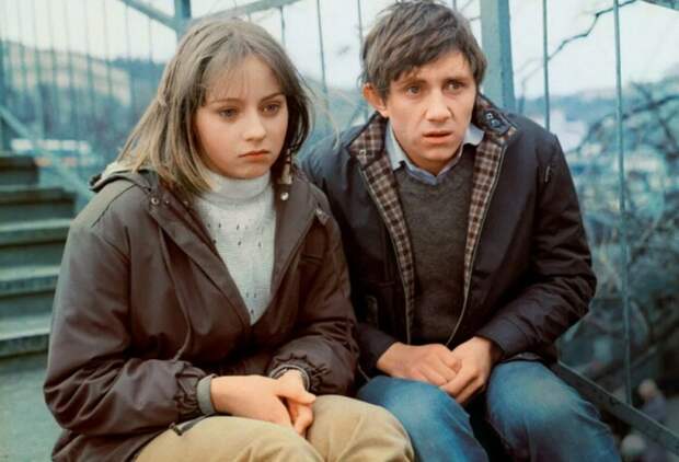 Вячеслав Баранов и Евгения Добровольская в фильме «Клетка для канарейки».