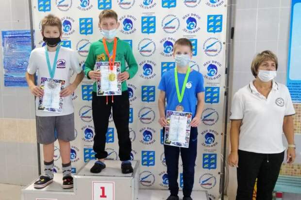 Пловцы из Нелидово забрали несколько медалей на соревнованиях по плаванию в Торжке