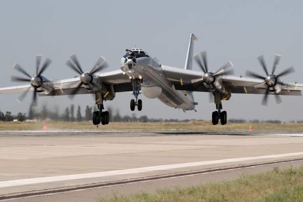 Ту-142, дальний противолодочный самолет Российской Федерации. Источник изображения: https://vk.com/denis_siniy