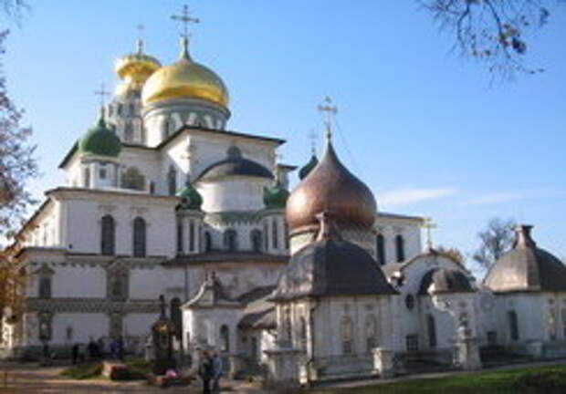 Воскресенский собор и церковь св. равноапост. Константина и Елены
