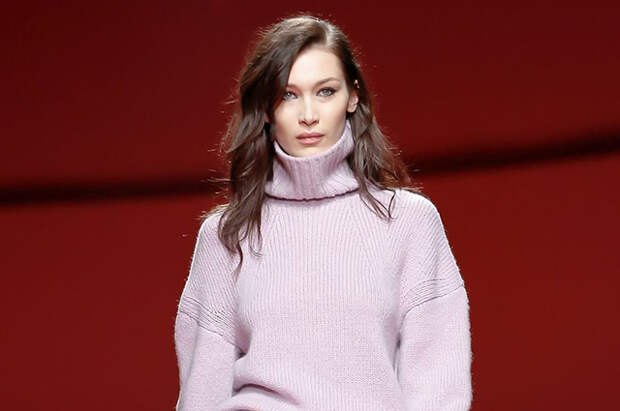 Неделя моды в Милане: Белла Хадид на показе Philosophy di Lorenzo сезона осень-зима 2019/2020