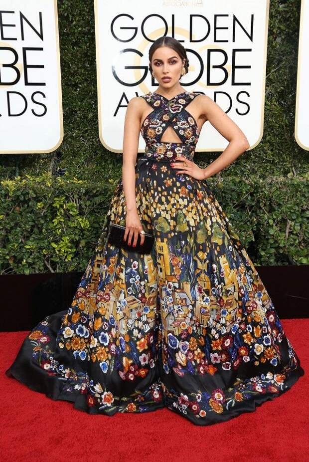 Оливия Калпо в необычном наряде Zuhair Murad