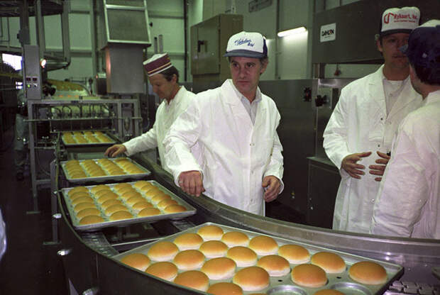 Эпические фото о том, как в Москве в 1990 году открылся первый McDonald’s