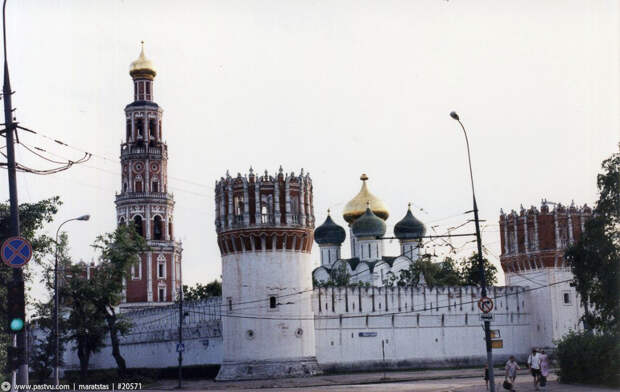 14 ностальгических фото Москвы 1998 года, когда бахнул дефолт
