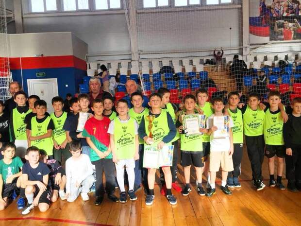 В спортивном комплексе имени К. Д. Багадирова состоялась Спартакиада школьников района по мини -футболу