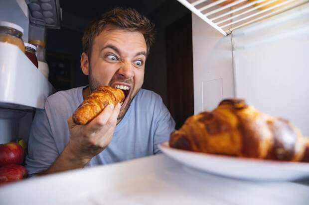 Почему ужин за три часа до сна спасает сердце: доказано наукой