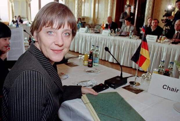 Ангела Меркель – комсомолка, спекулянтка, шпионка? Откровения Гельмута Коля