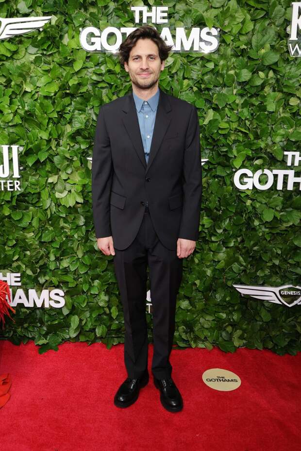 Независимые: Александр Молочников, Джулия Робертс и Кристен Стюарт