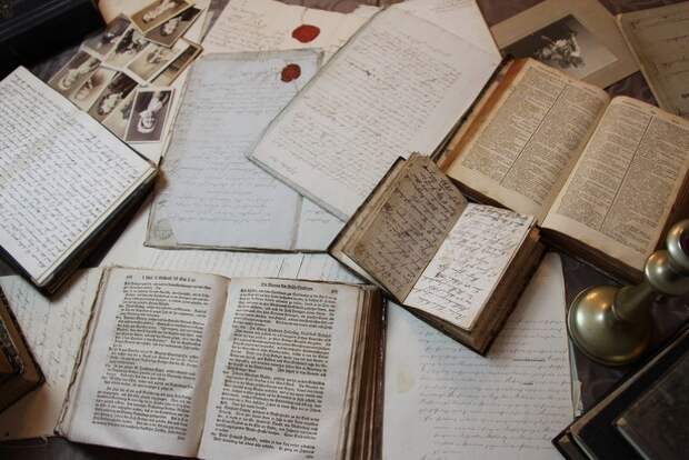 В Музее Зеленограда открывается выставка книг «Попавшие в переплет» В Музее Зеленограда открывается выставка книг «Попавшие в переплет»