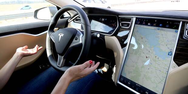 Массовый сбой сделал автомобили Tesla открытыми для угона
