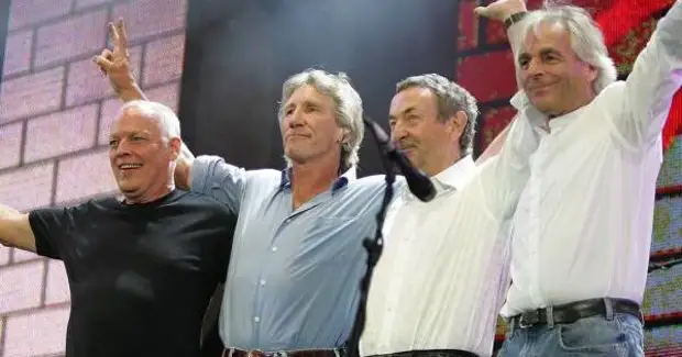 Pink Floyd  уходит из России