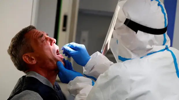 На Украине выявили 1592 новых случая коронавируса за сутки