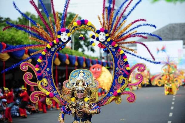Необычный карнавал в индонезийском Джембере (17)