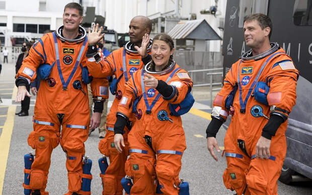 Лунная одиссея «Ориона»: триумф технологий и самый неловкий сбой в истории космонавтики