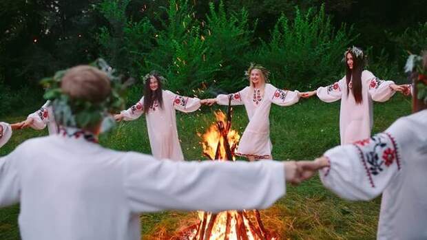 Марене — верить, Перуна — не гневить: что сулит система Славянских Чертогов с 27 по 29 марта