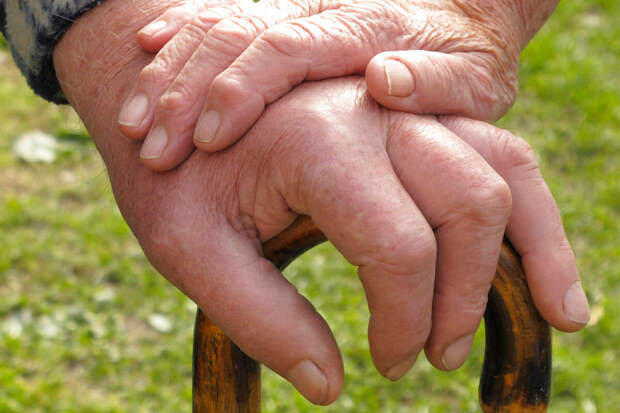 EJP: стабильный брак является ключевым фактором счастья в старости