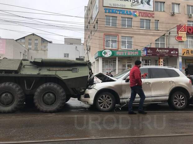 Когда подрезали военную колонну