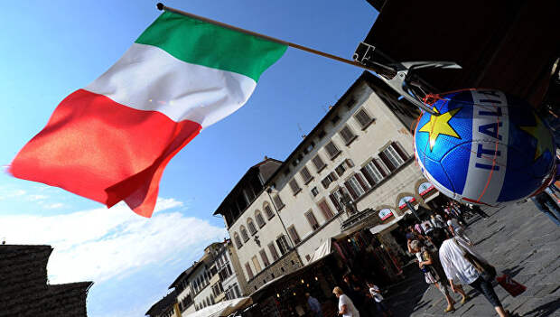 Итальянский флаг. Архивное фото