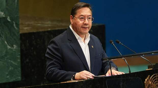 Президент Боливии назвал запугиванием отмену визы США президенту Колумбии