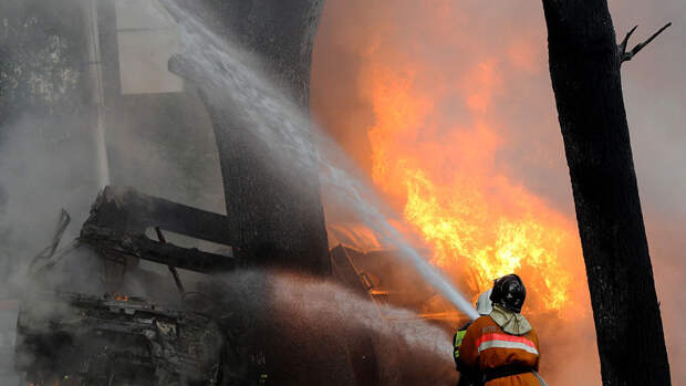 МЧС: после схода вагонов на станции Котлубань под Волгоградом произошел пожар