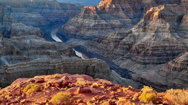 Grand Canyon Officials Issue Warning After Golf Influencer Stunt