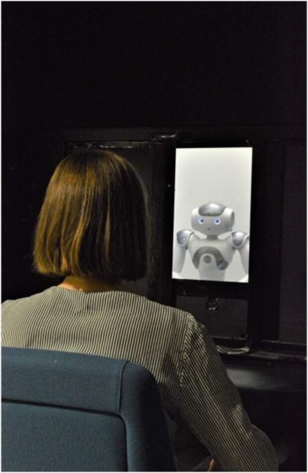 Зрительный контакт с роботом и человеком вызвал схожие психофизиологические реакции