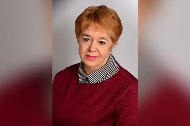 Педагог из Братска, перед которой на коленях извинилась ученица, рассказала свою версию инцидента