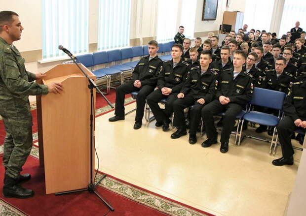 Герой России Сергей Кузьминчук встретился с воспитанниками Владивостокского филиала Нахимовского военно-морского училища