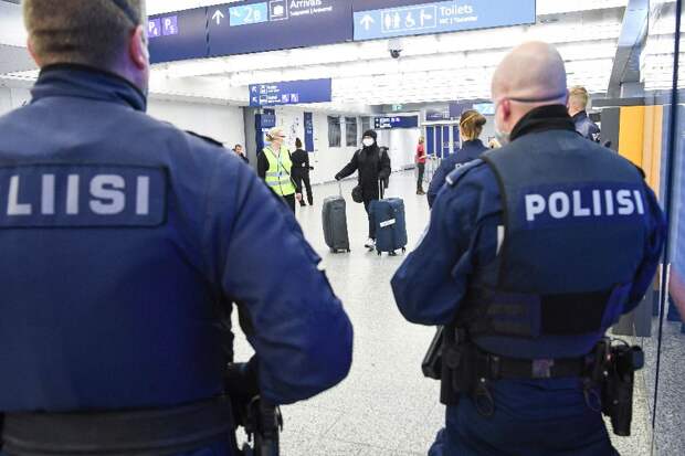 Аэропорт Пафоса на Кипре экстренно эвакуировали из-за угрозы атаки дрона