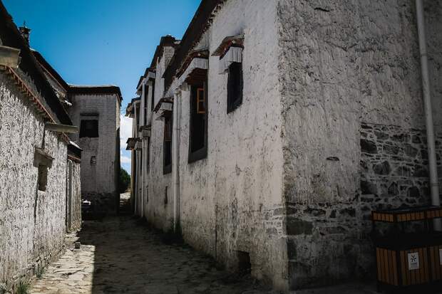 shigadze09 В поисках волшебства: Шигадзе, резиденция Панчен ламы и китайский рынок