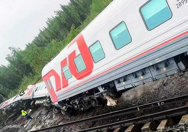 Автомобильная дорога подмочила железную. Vgudok публикует подробности смертельной аварии пассажирского поезда РЖД и предупреждает о возможных повторах ЧП