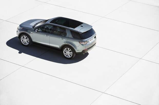 Новый внедорожник Land Rover Discovery Sport