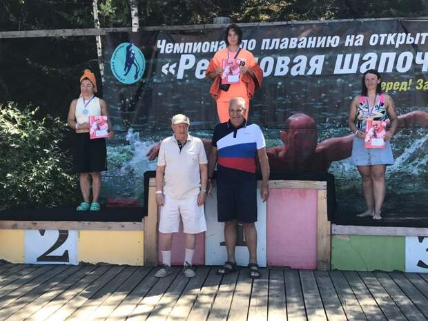 Школьница из Кузьминок победила в соревнованиях по плаванию на открытой воде