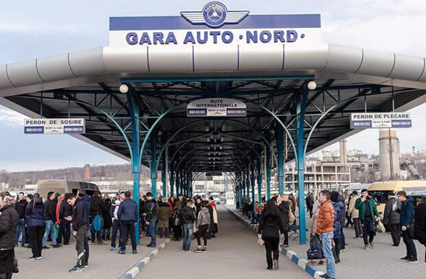 Большое оживление на автовокзалах Кишинёва: Молдаване едут домой в село