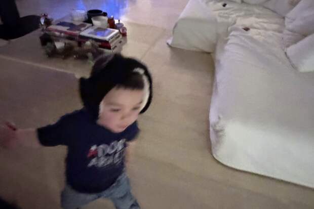 Певица Ольга Серябкина опубликовала фото сына в новогоднем интерьере