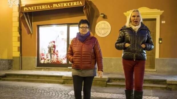 Это он (она) с женой, которая не бросила мужа из-за его желания стать женщиной